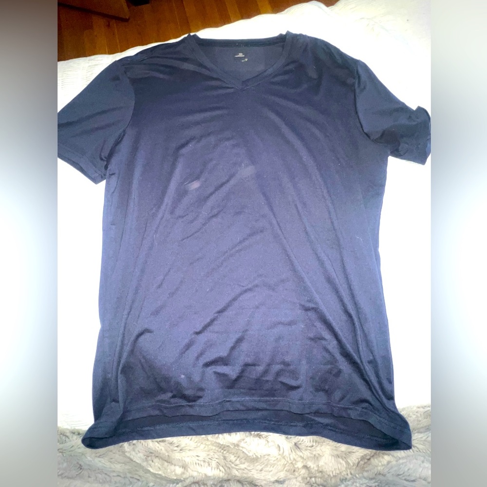 Blue VNECK men’s basic tee